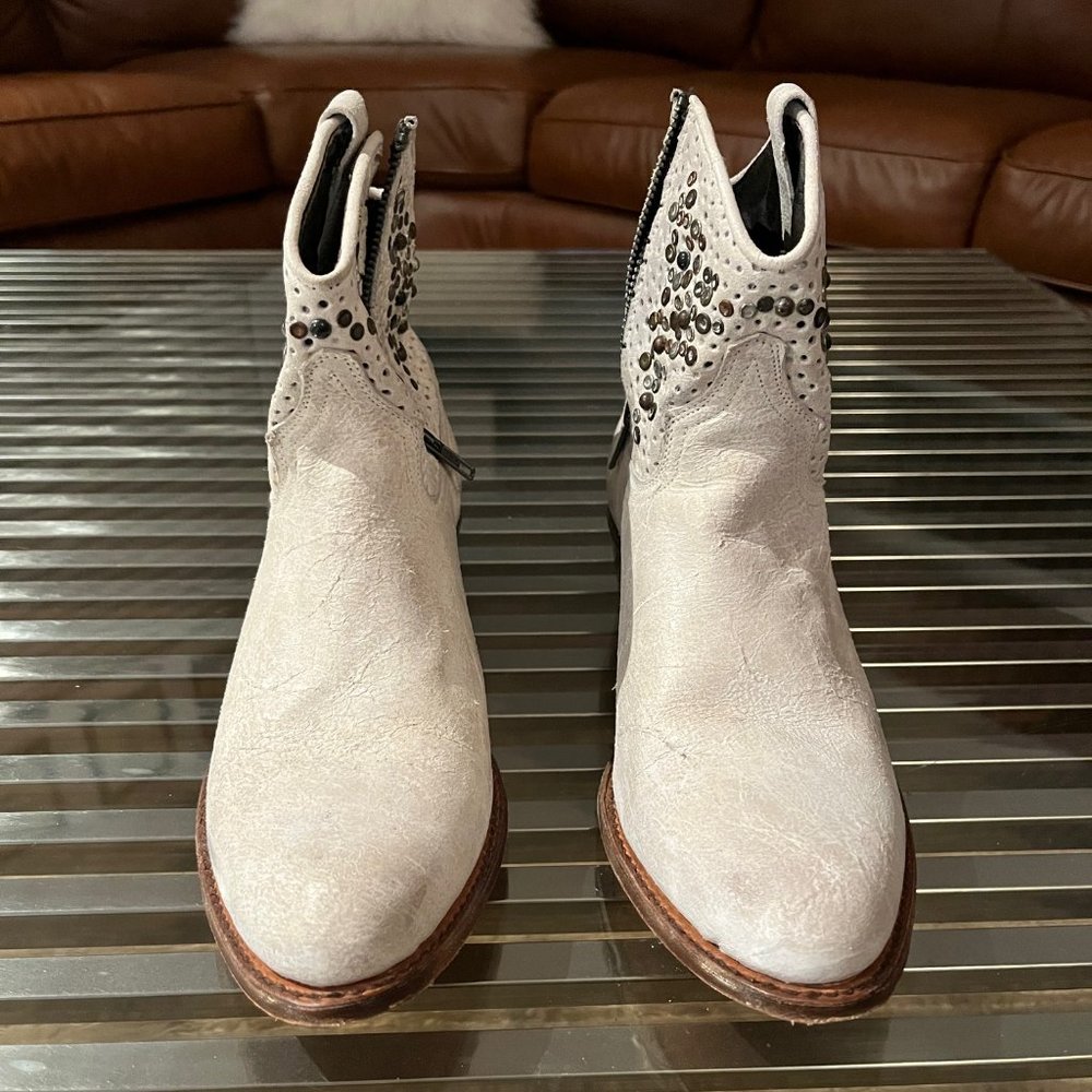 Frye Leather Cowgirl / Western Studded Boots / Booties